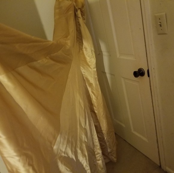 Gold Prom dress - Picture 5 of 10